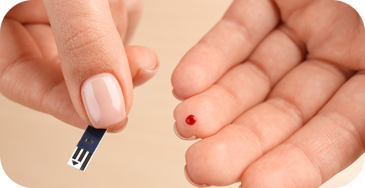 Mulher em casa com livro